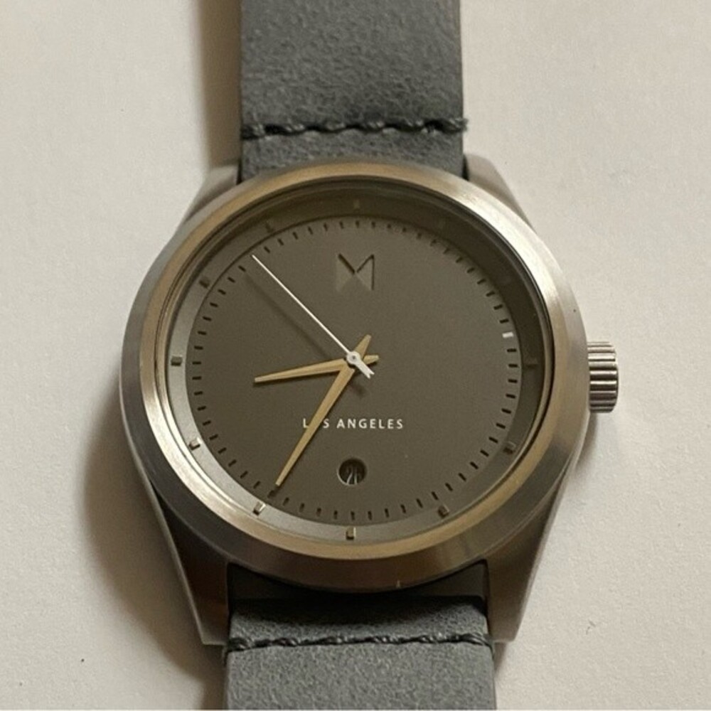 Mvmt watch Unisex leather/ Stainless Steal new with box